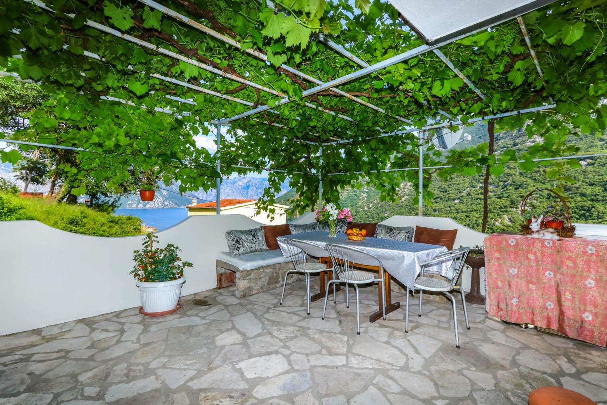 Apartments Zeko Donji Morinj Exterior photo